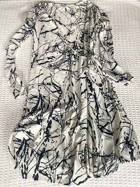 Christin Michaels white and black printed wrap dress Medium